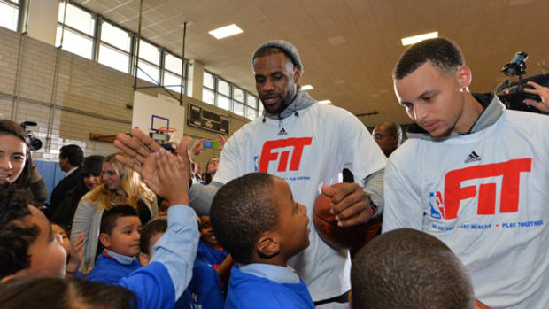 LeBron James and Stephen Curry Get Fit With NYC Students